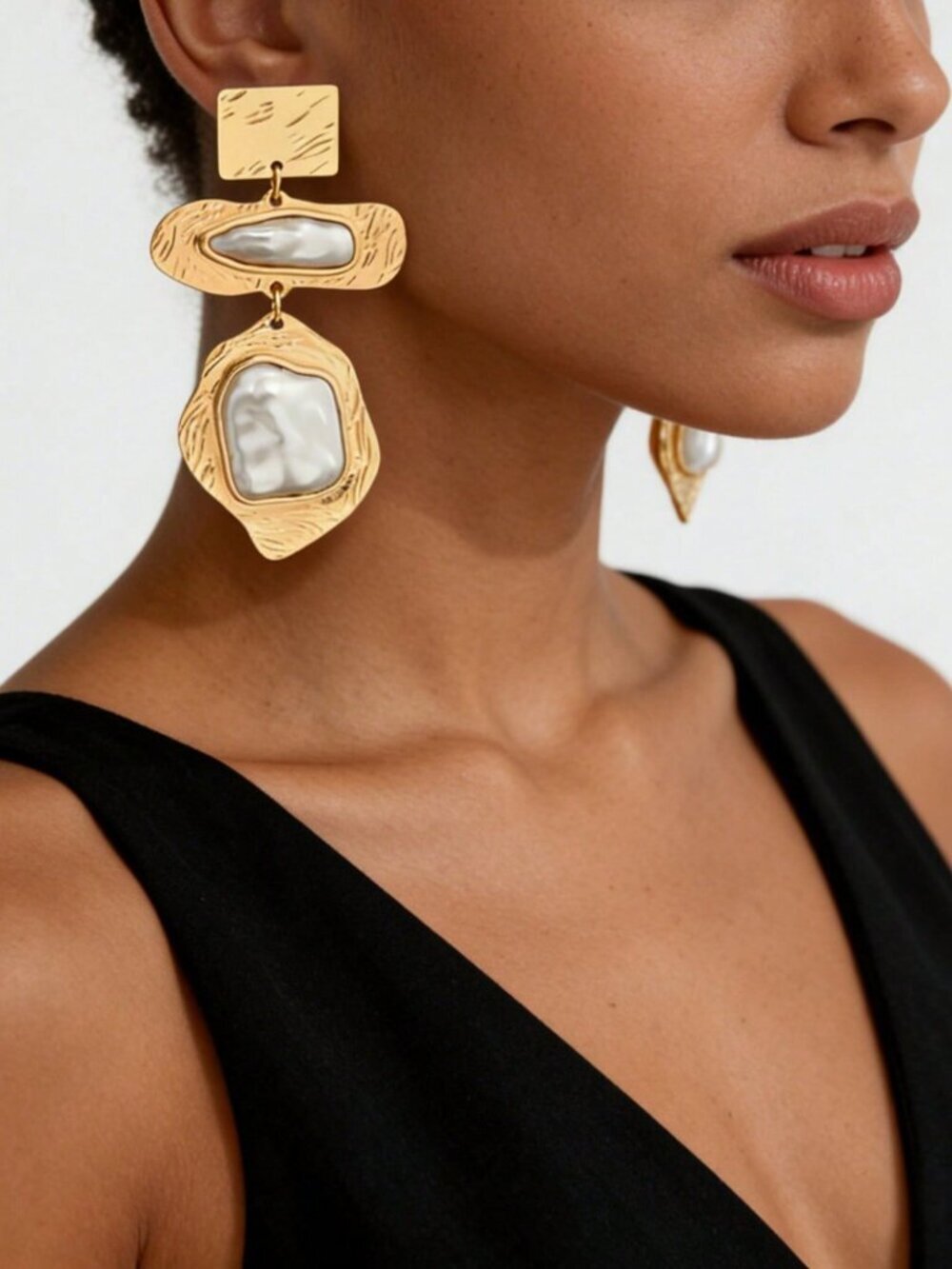Yellow Gold Casual Women's Luxury Metal Earrings